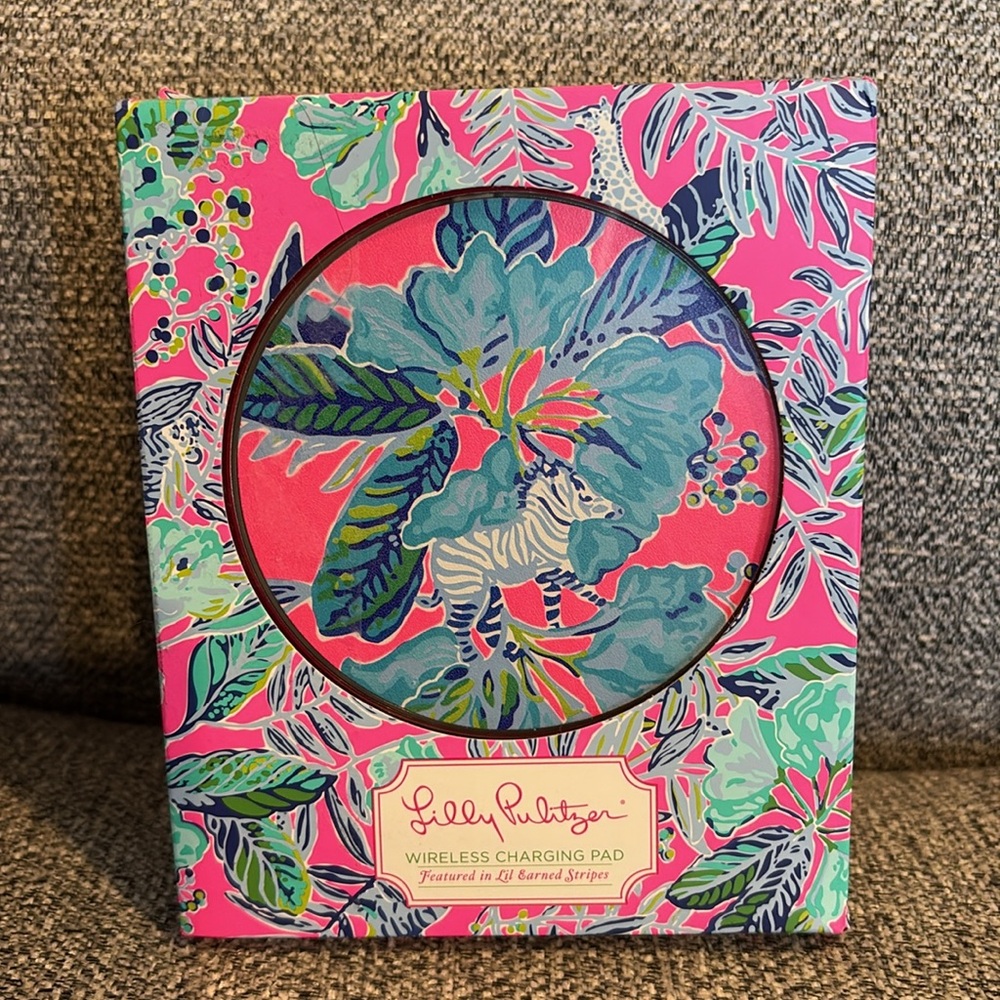 💙🦓Lilly Pulitzer Charging Pad  🦓Featured in Lil Earned Stripes🩷